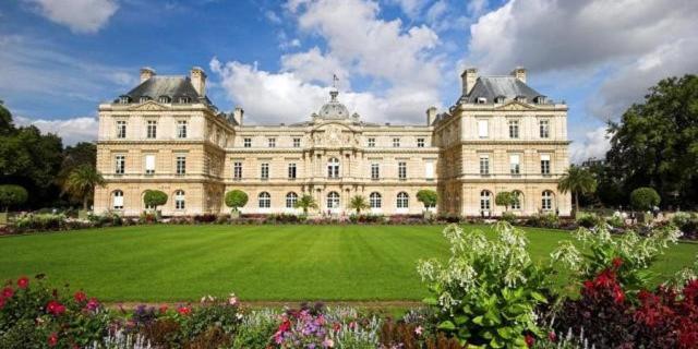 Exclusive Parisian Palace París